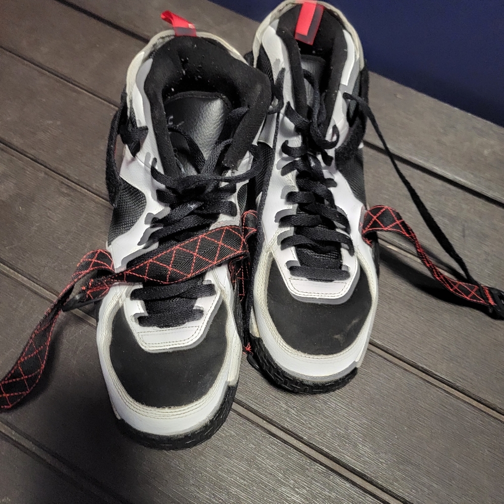 air raid red white